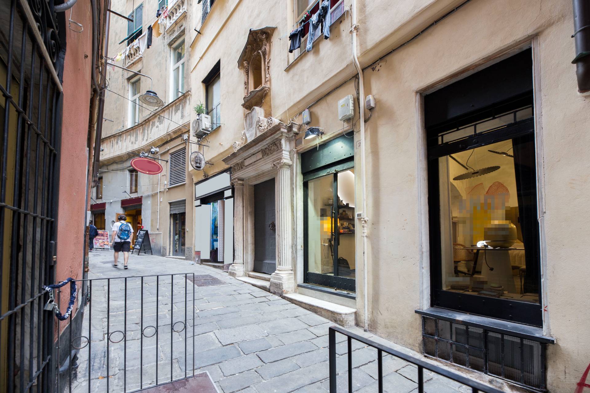 Locale commerciale in affitto a Genova, Centro Storico
