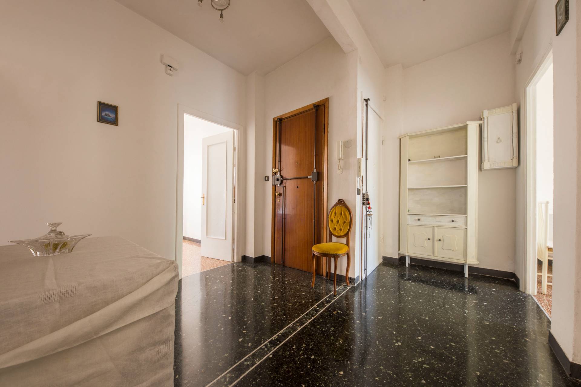 Appartamento in vendita a Genova