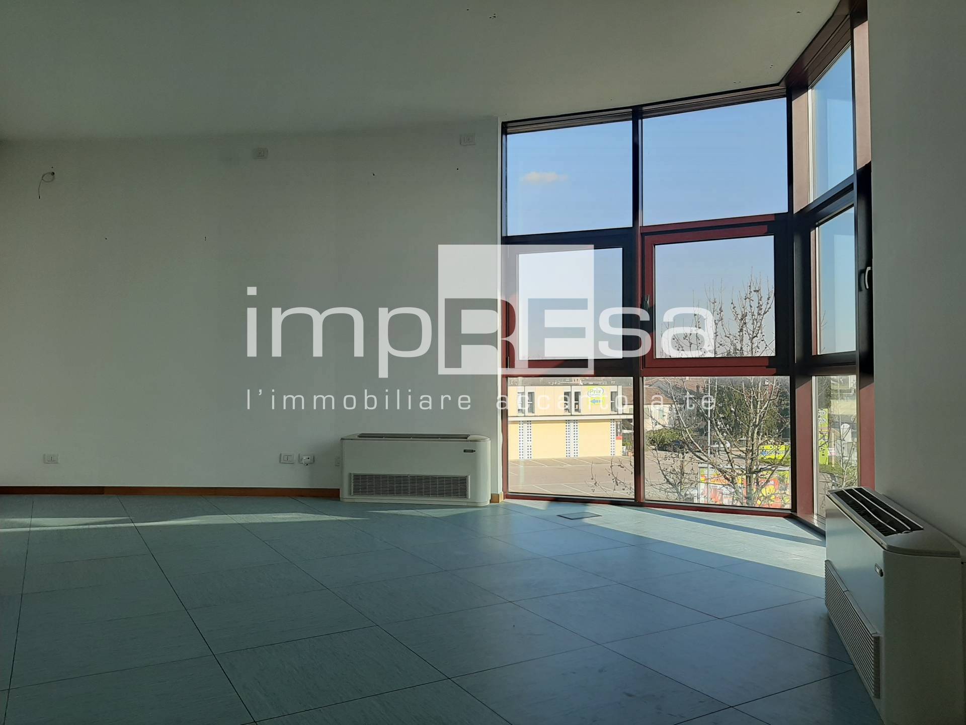 Ufficio in vendita a Treviso, Castellana
