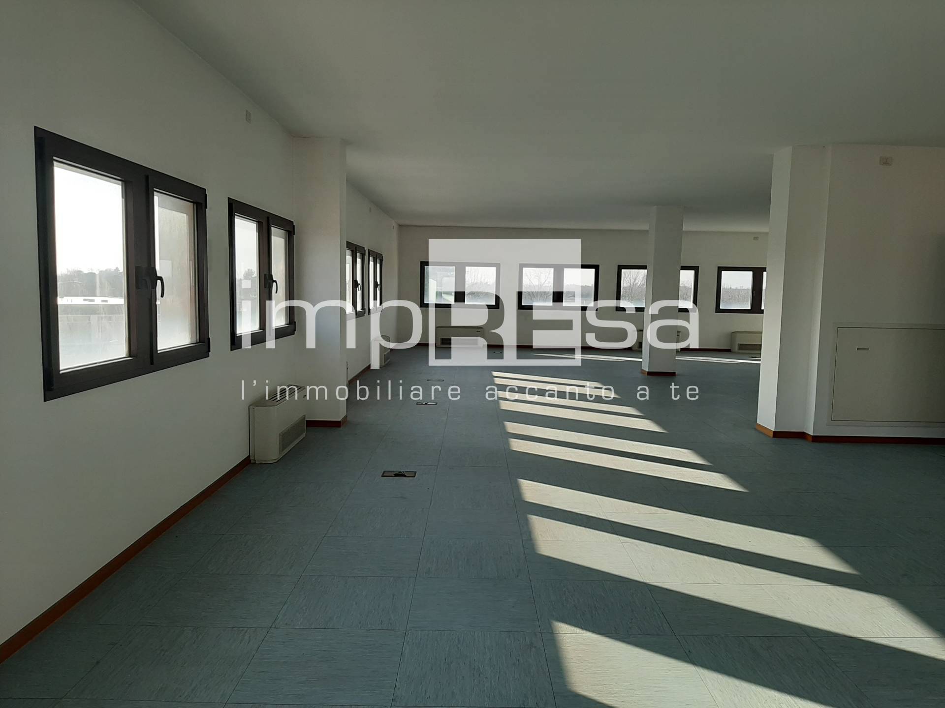 Ufficio in vendita a Treviso, Castellana