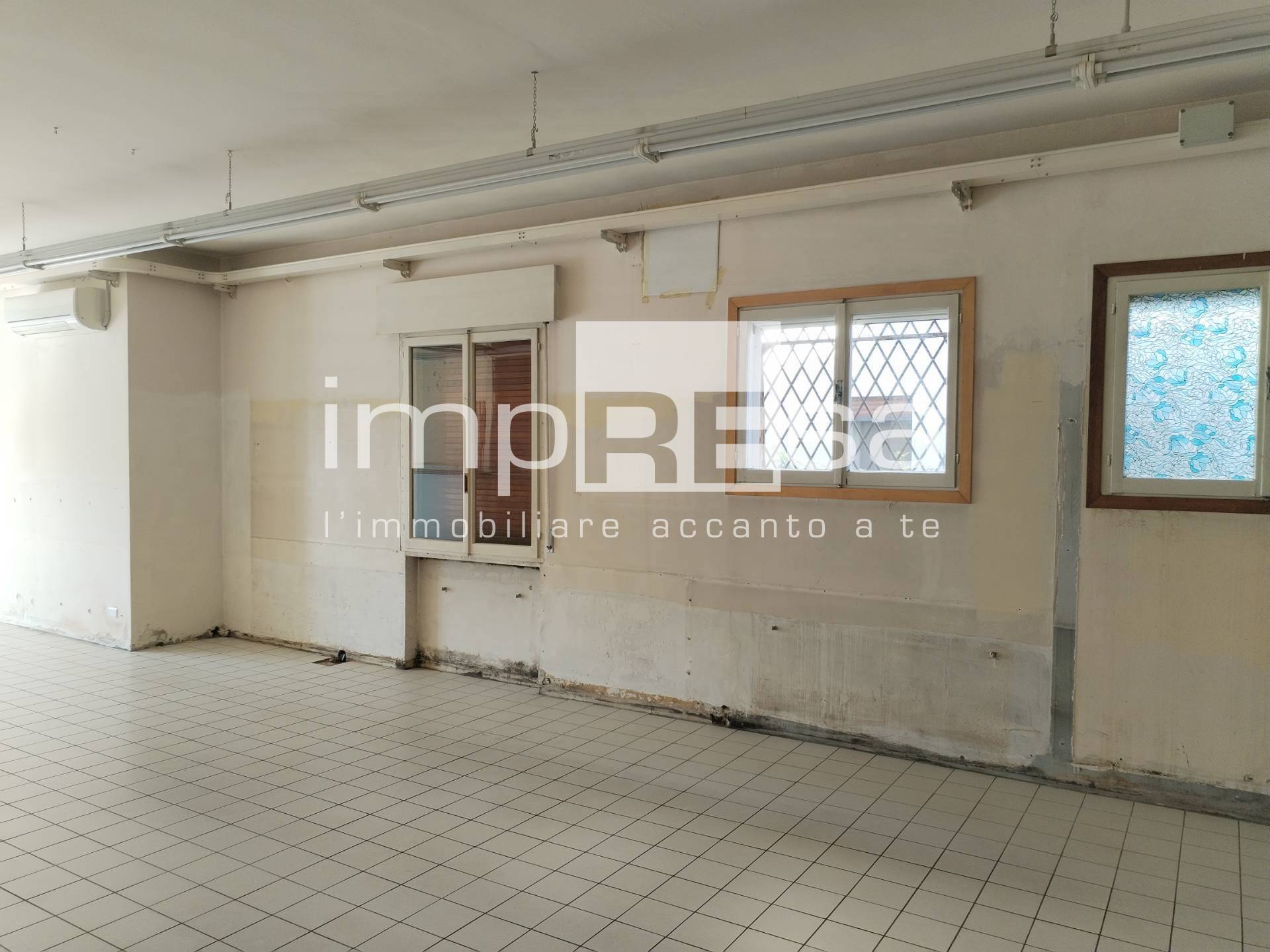 Attivit commerciale in affitto a Carbonera, Biban