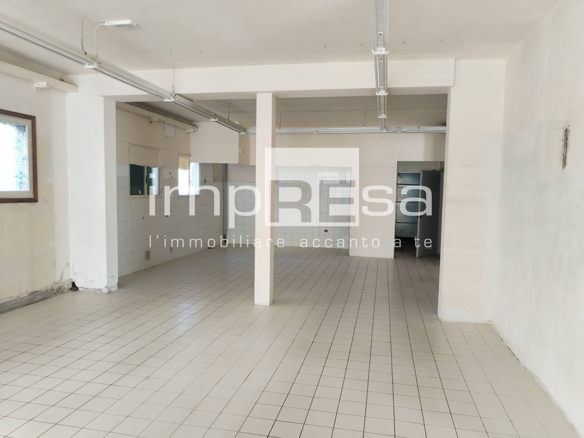 Attivit commerciale in affitto a Carbonera, Biban