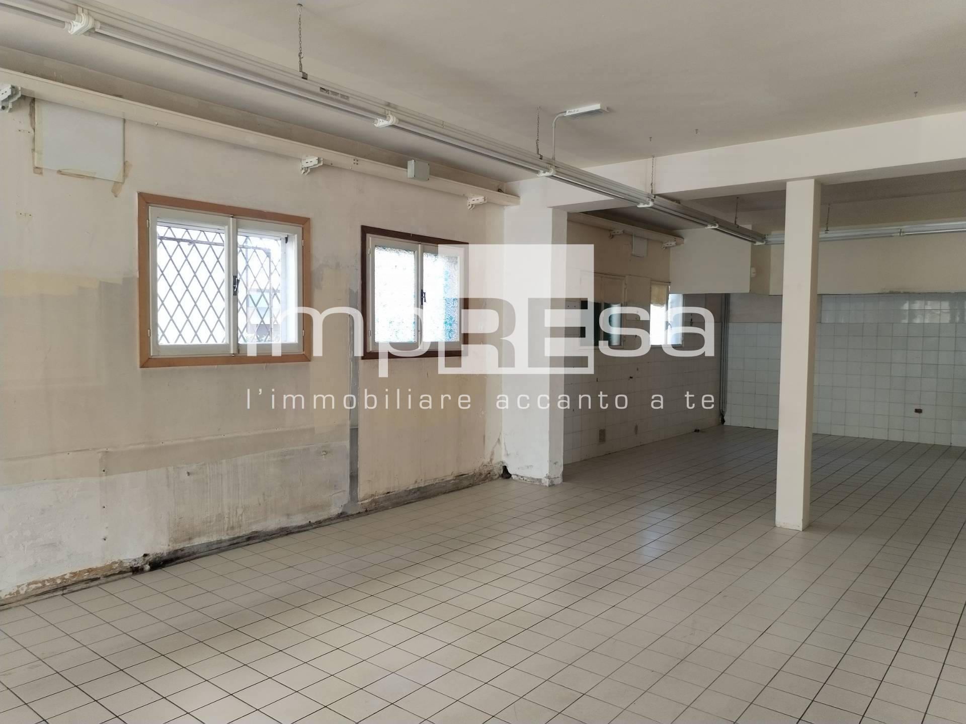 Attivit commerciale in affitto a Carbonera, Biban