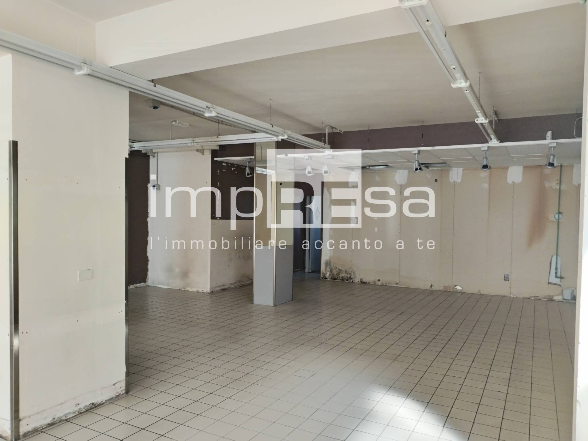 Attivit commerciale in affitto a Carbonera, Biban