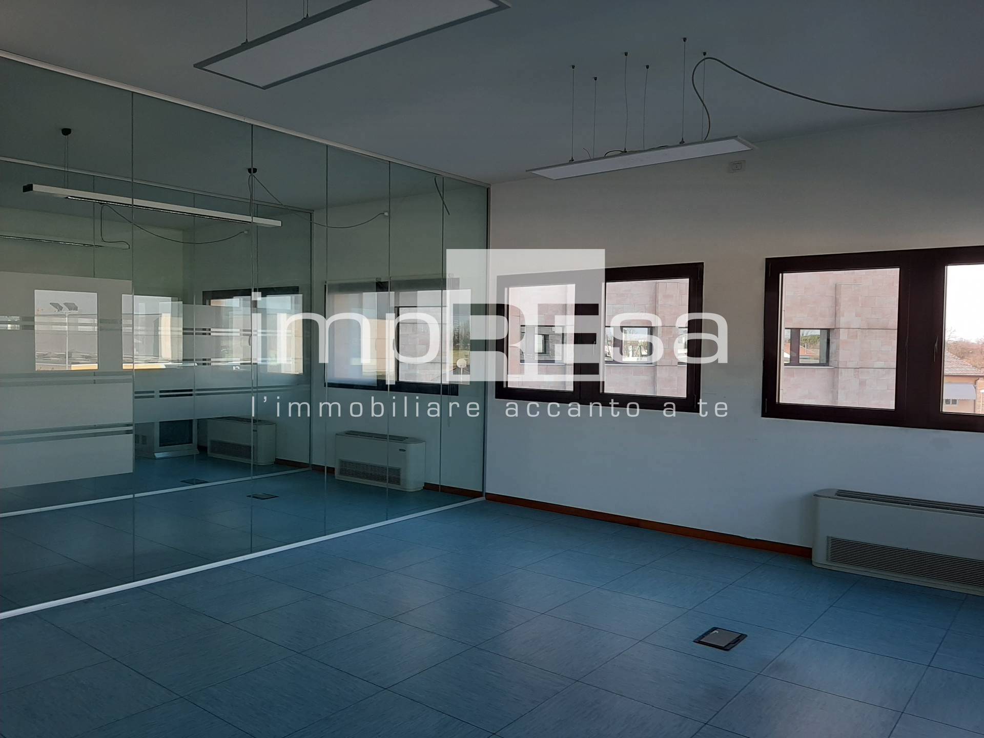 Ufficio in vendita a Treviso, Castellana