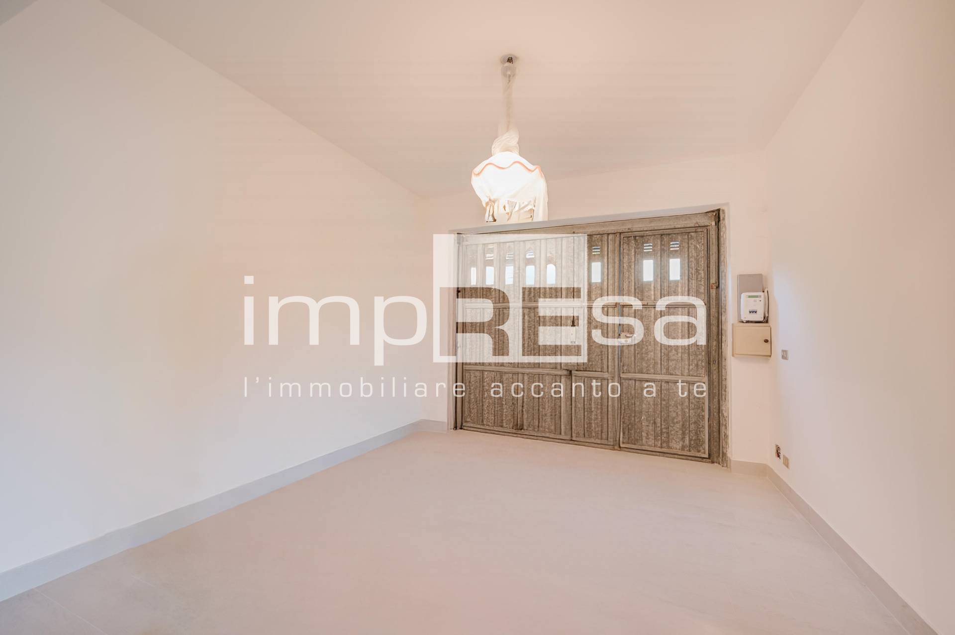 Abbinata/Bifamiliare in vendita a Paese, Centro