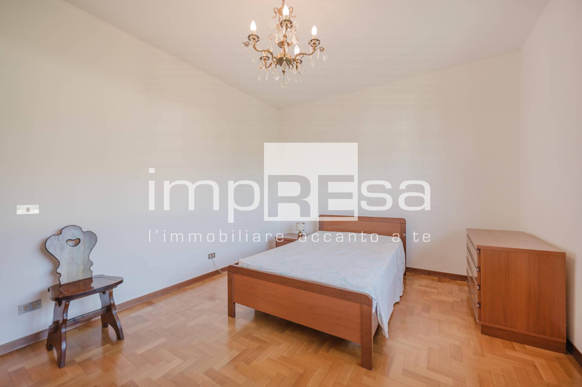 Abbinata/Bifamiliare in vendita a Paese, Centro