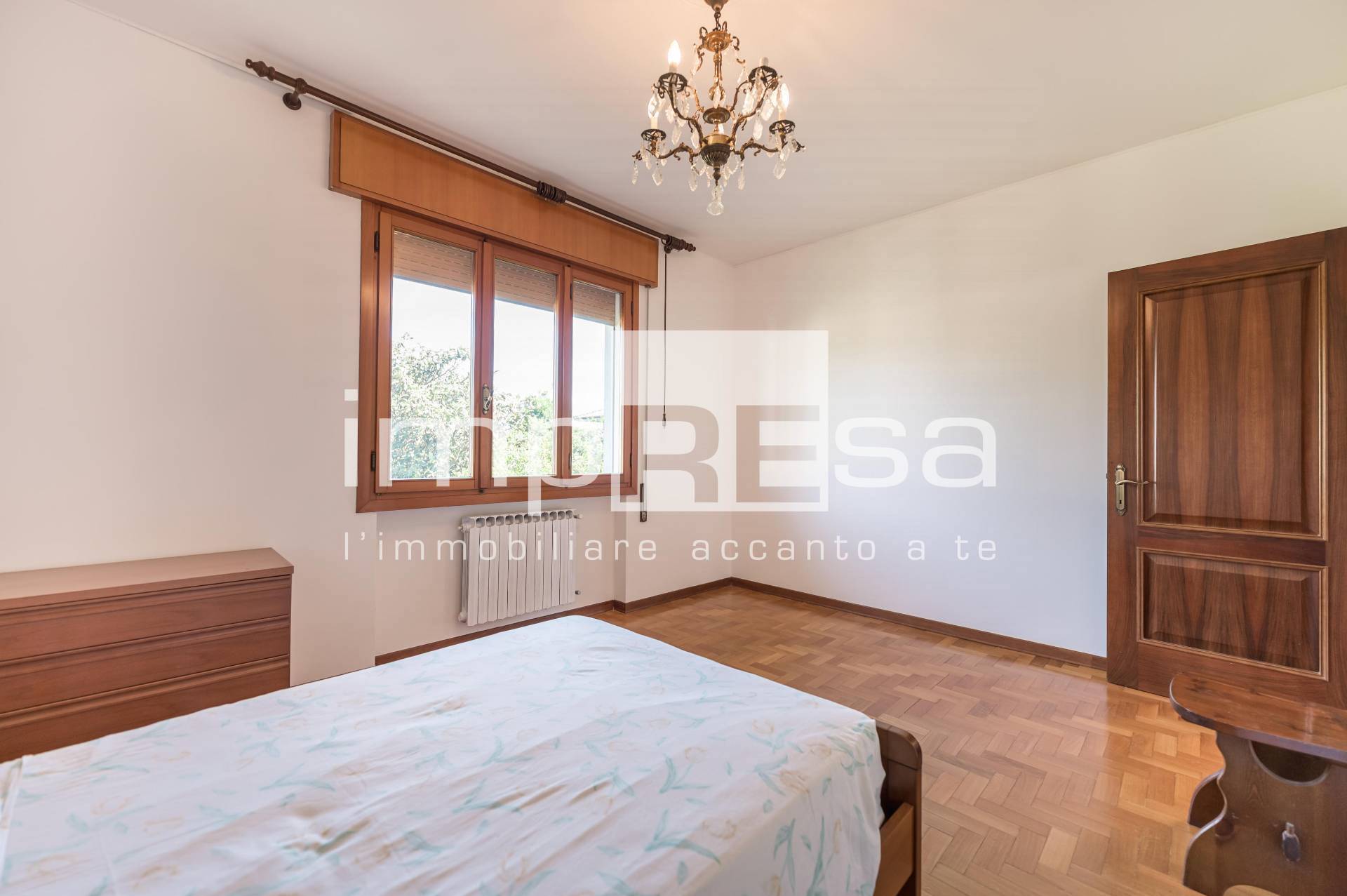 Abbinata/Bifamiliare in vendita a Paese, Centro