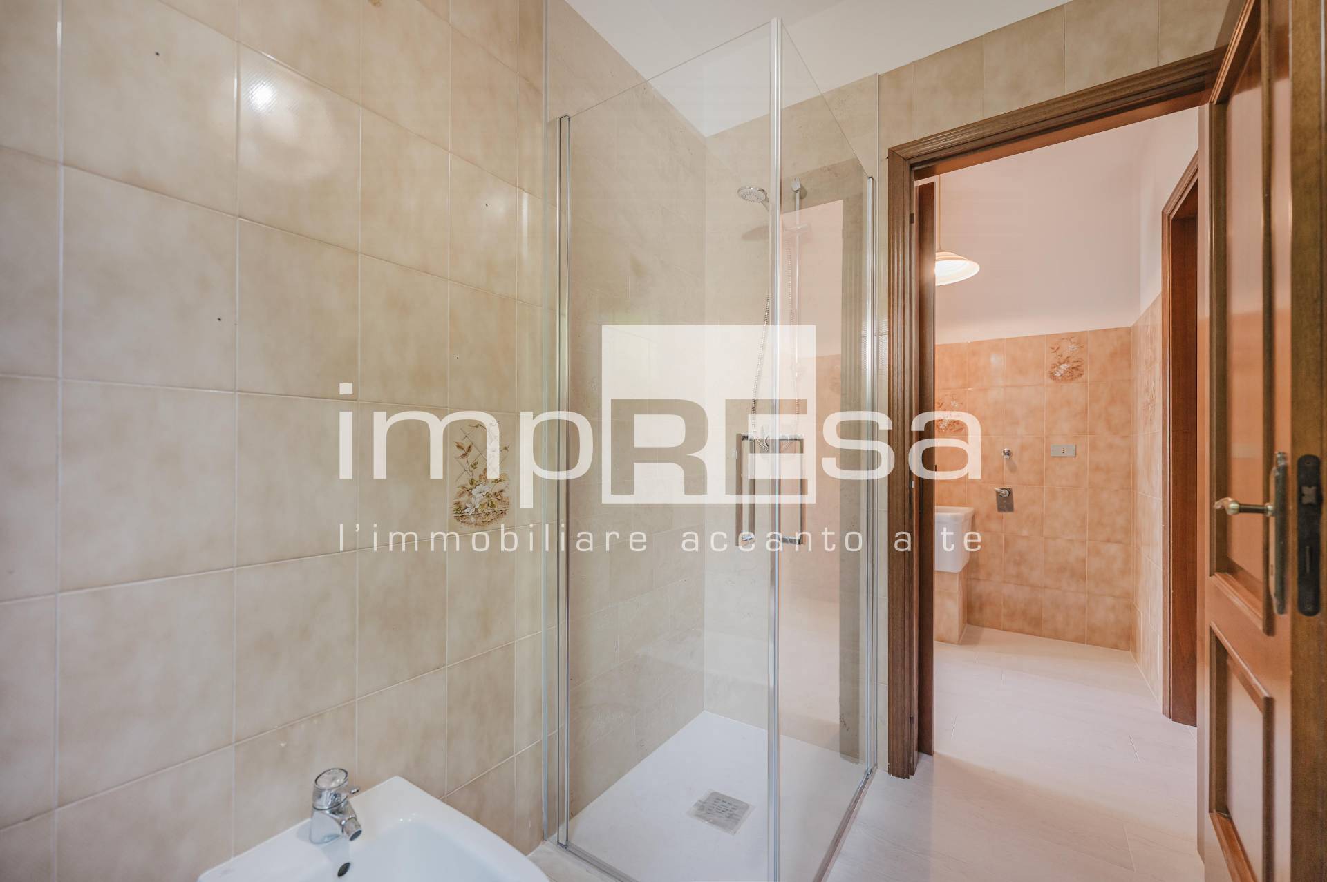 Abbinata/Bifamiliare in vendita a Paese, Centro