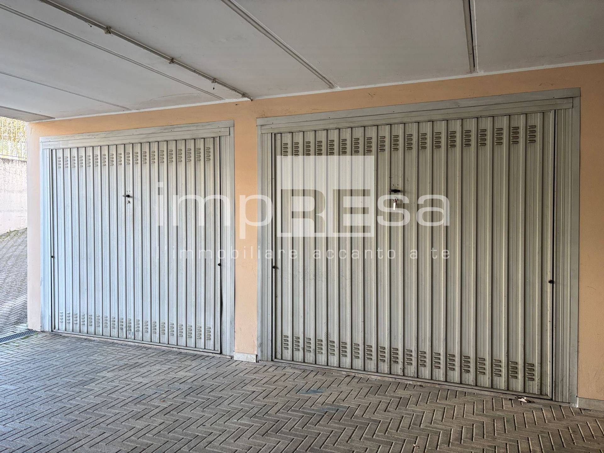 Box o garage in vendita a Paese, Centro