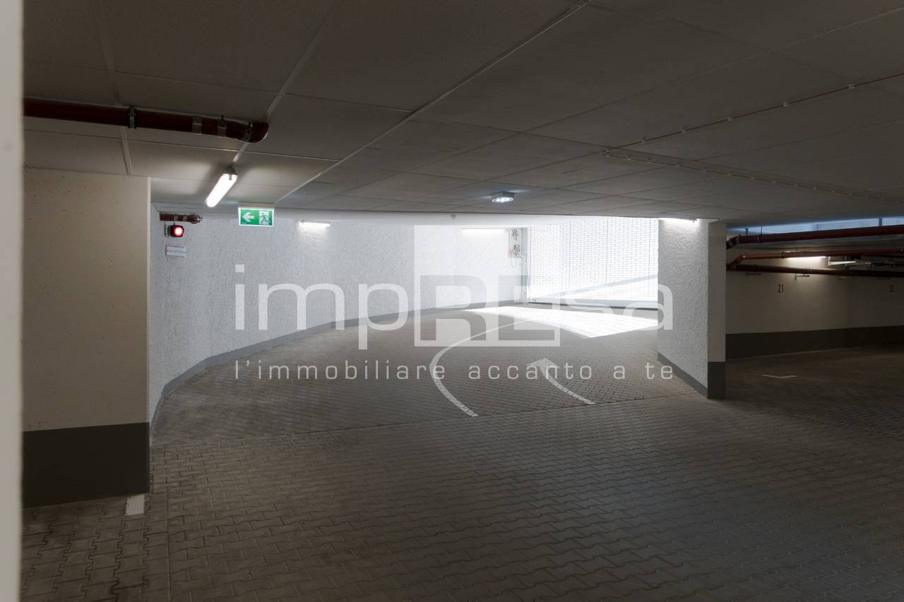 Box o garage in vendita a Paese, Centro