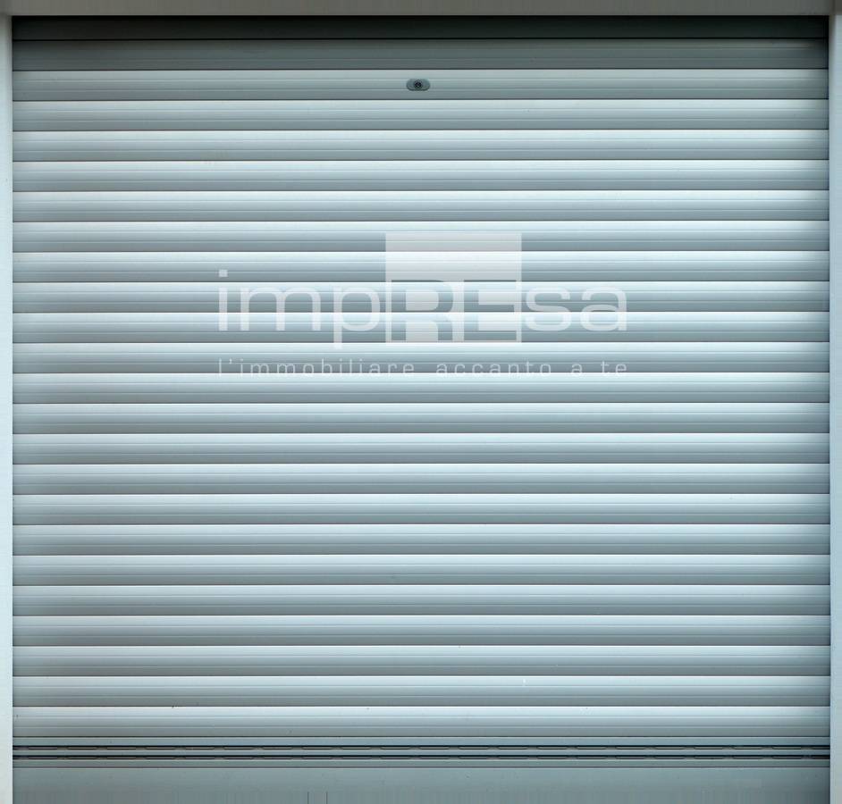 Box o garage in vendita a Paese, Centro
