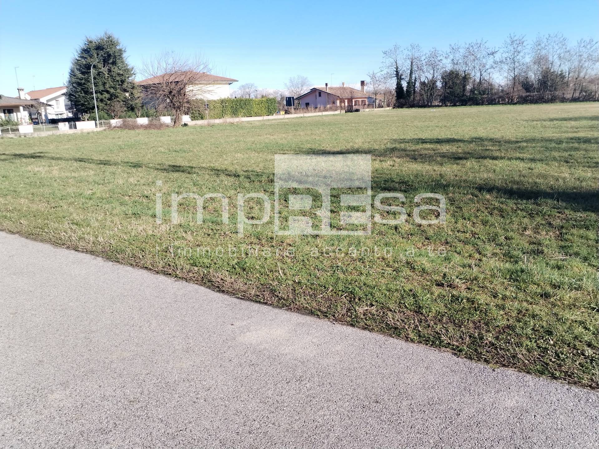 Terreno edificabile residenziale in vendita a Paese