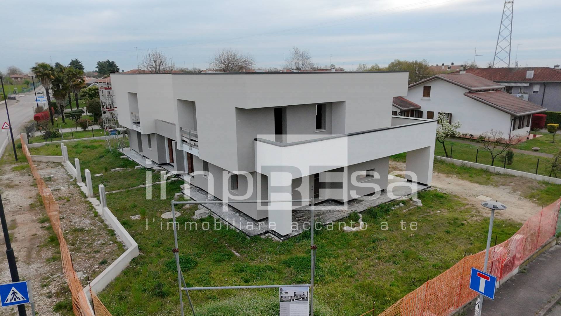 Abbinata/Bifamiliare in vendita a Paese, Centro