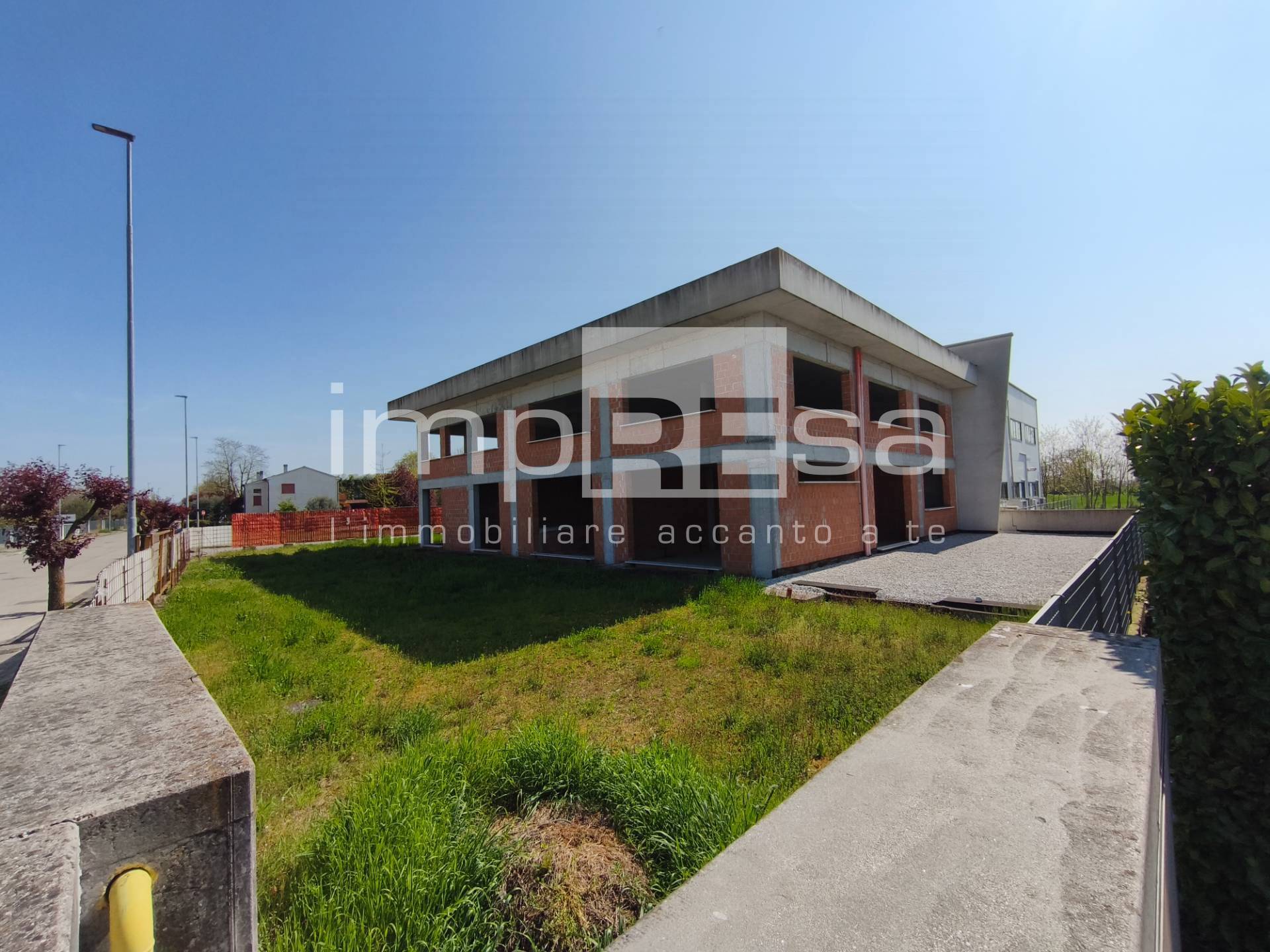 Opificio in vendita a Paese, Castagnole