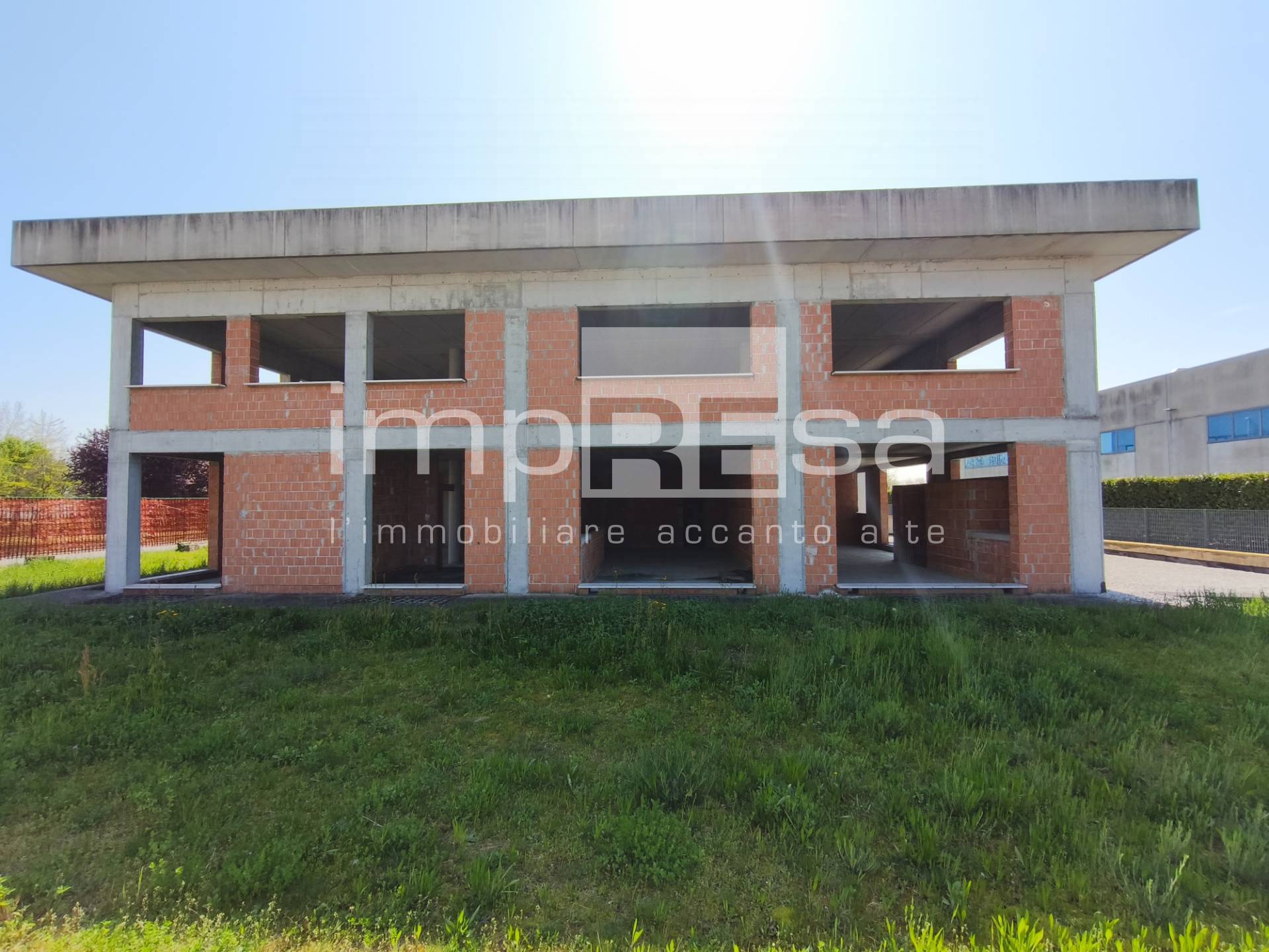 Opificio in vendita a Paese, Castagnole