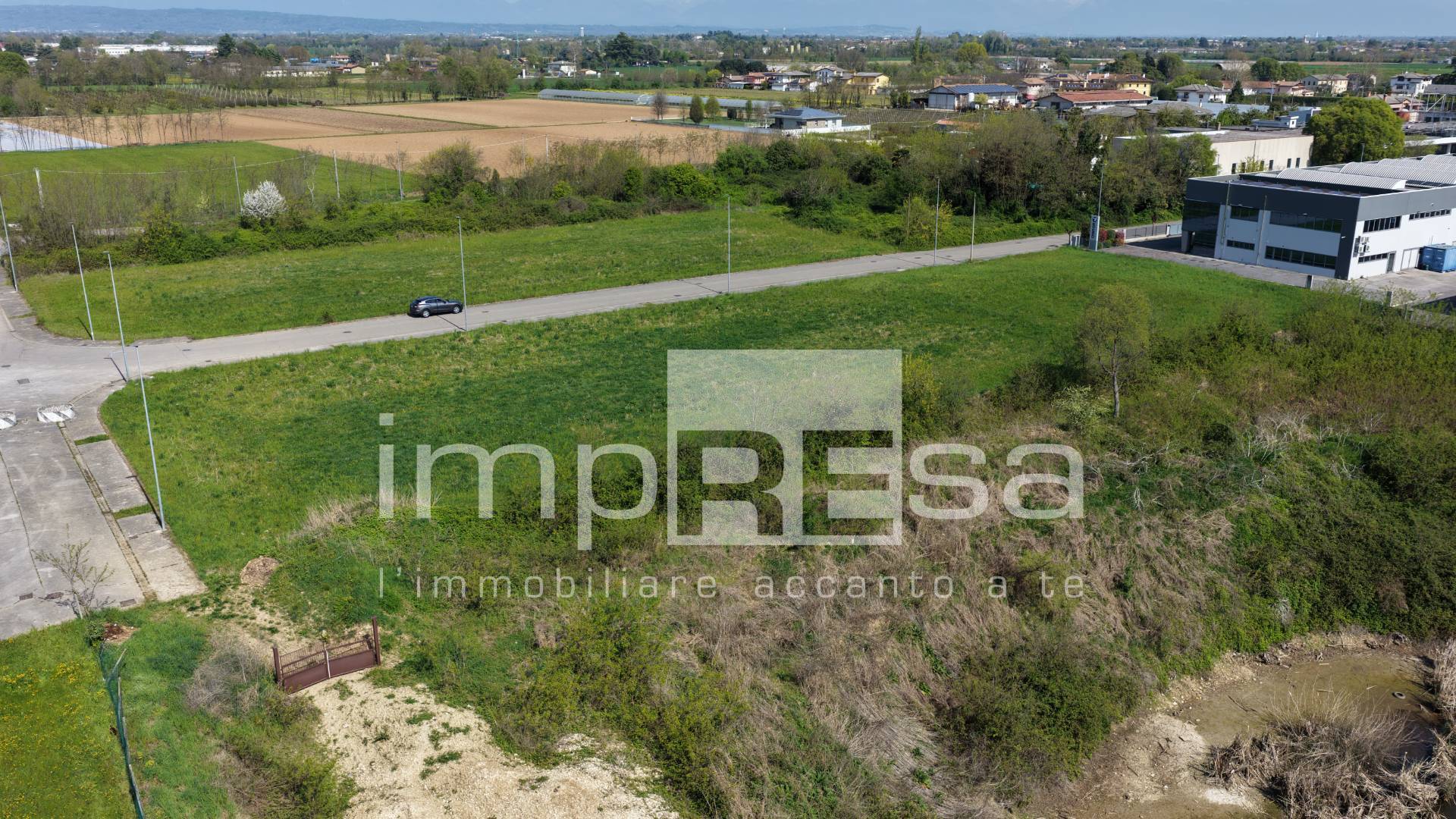 Terreno edificabile industriale in vendita a Paese
