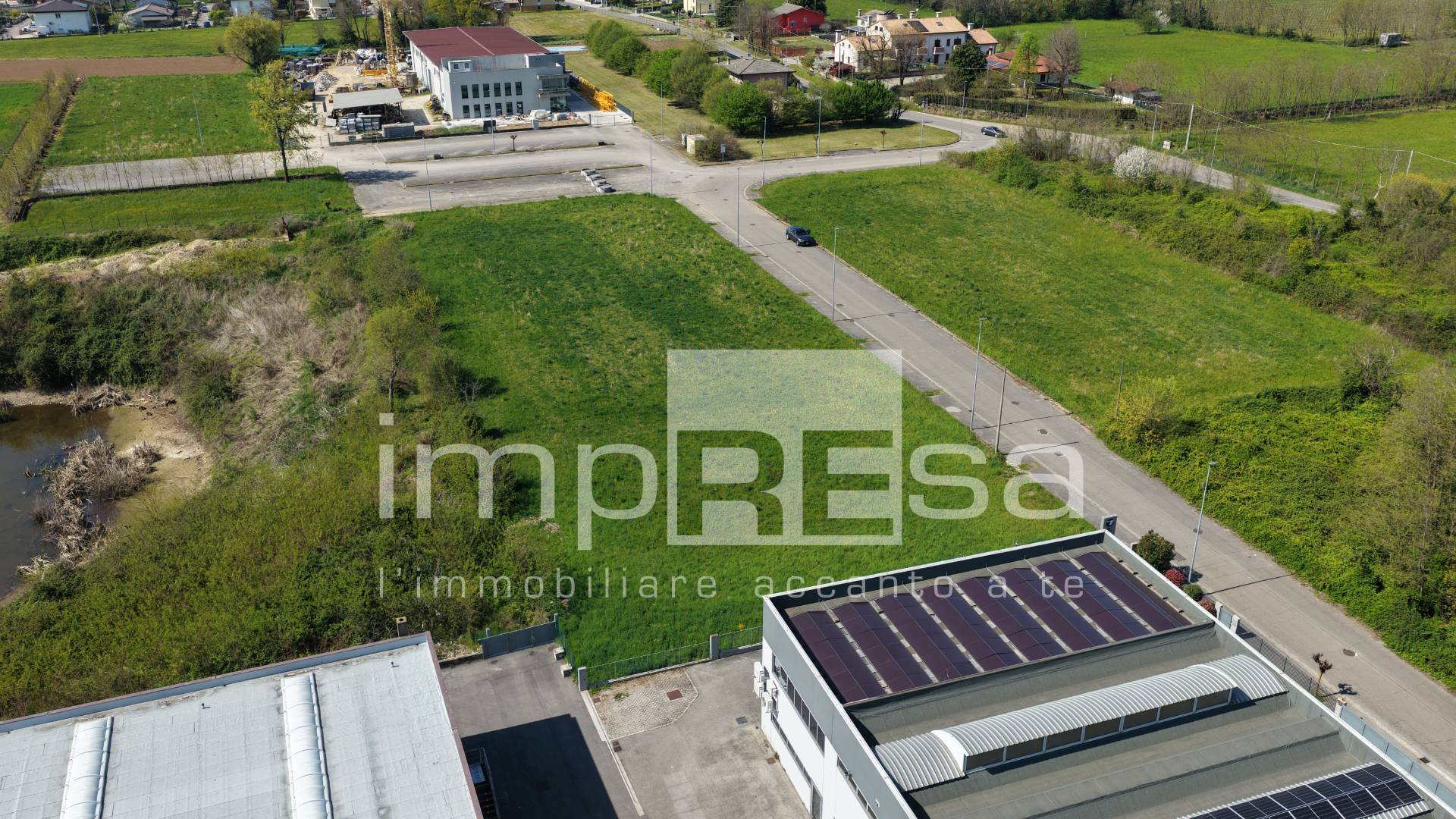 Terreno edificabile industriale in vendita a Paese