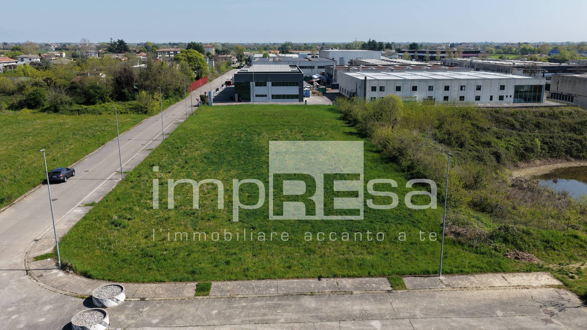 Terreno edificabile industriale in vendita a Paese