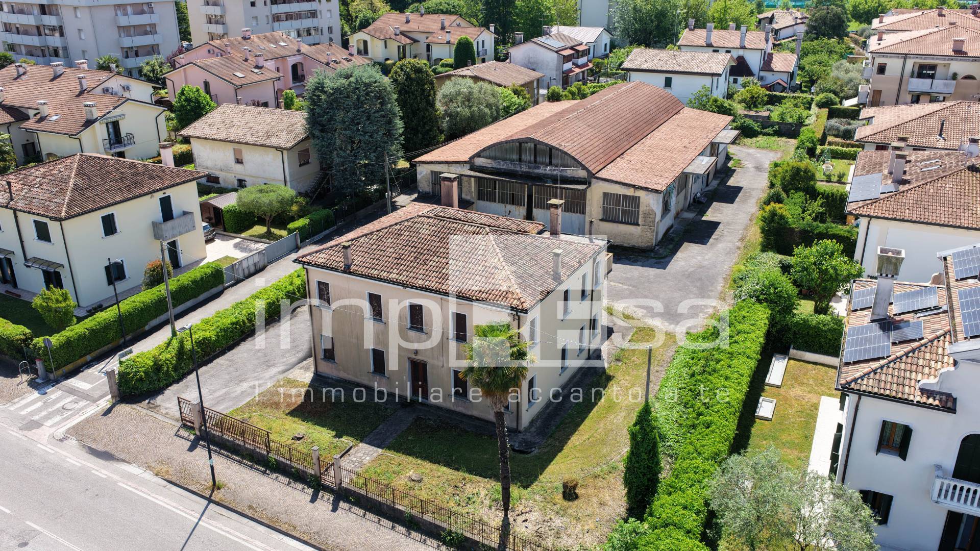 Magazzino in vendita a Silea, Lanzago