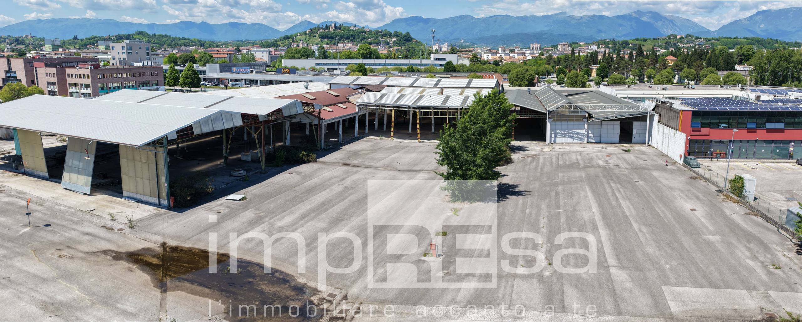 Opificio in vendita a Conegliano, Centro