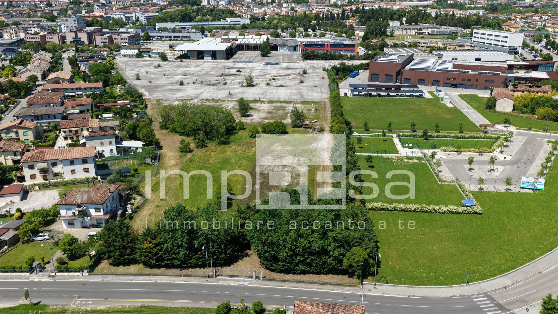 Opificio in vendita a Conegliano, Centro