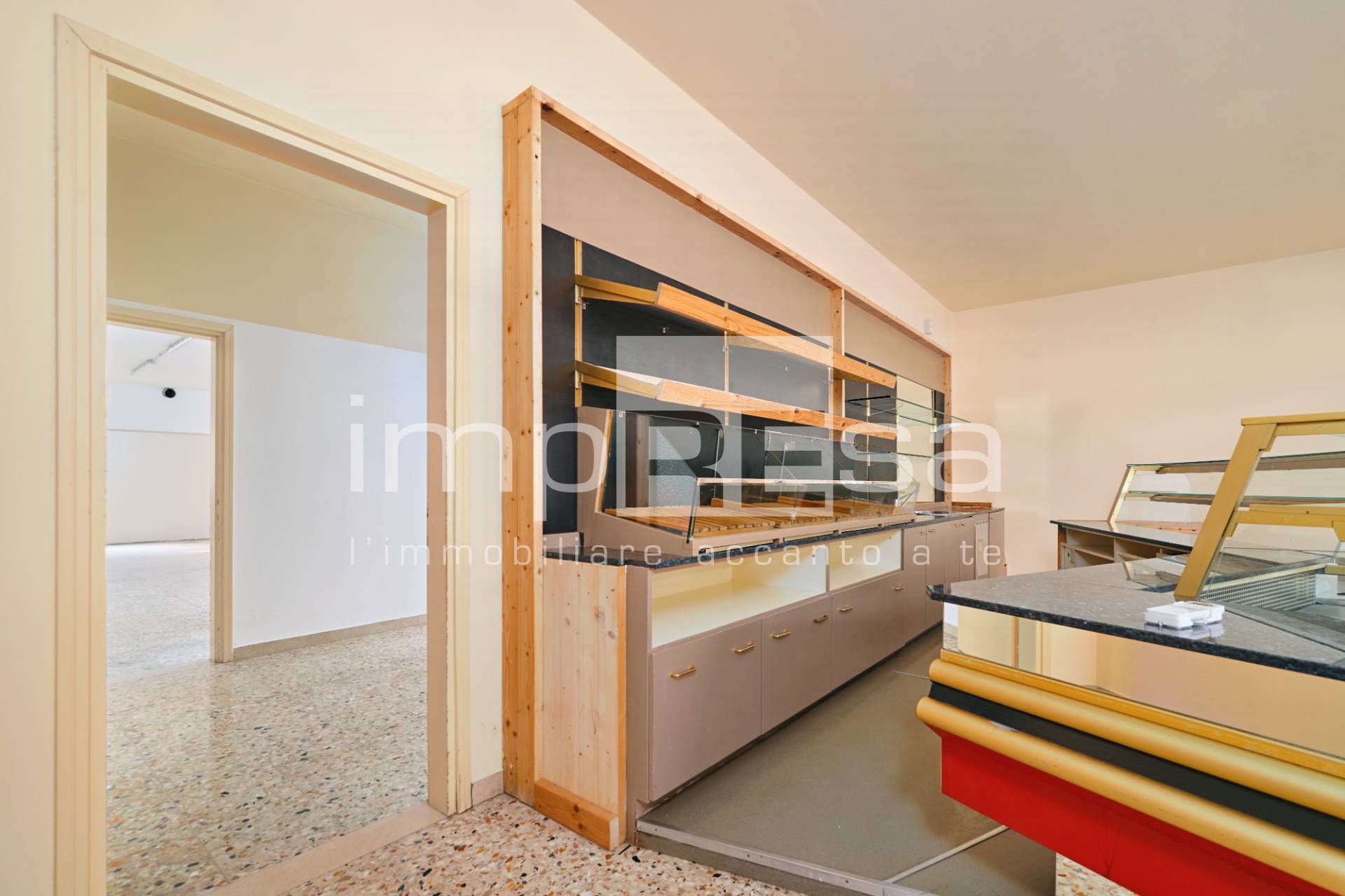 Locale commerciale in affitto a Paese, Porcellengo