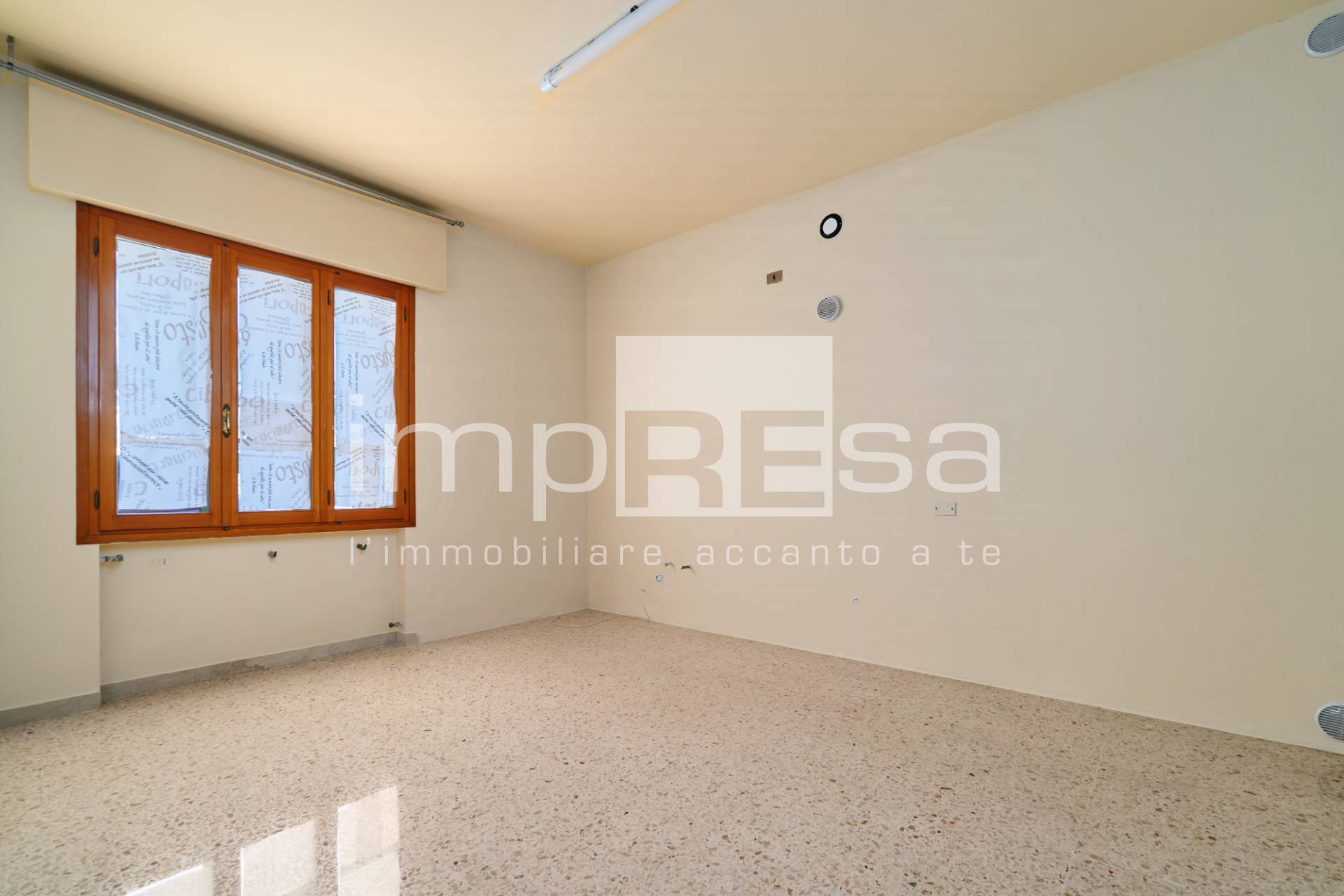 Locale commerciale in affitto a Paese, Porcellengo