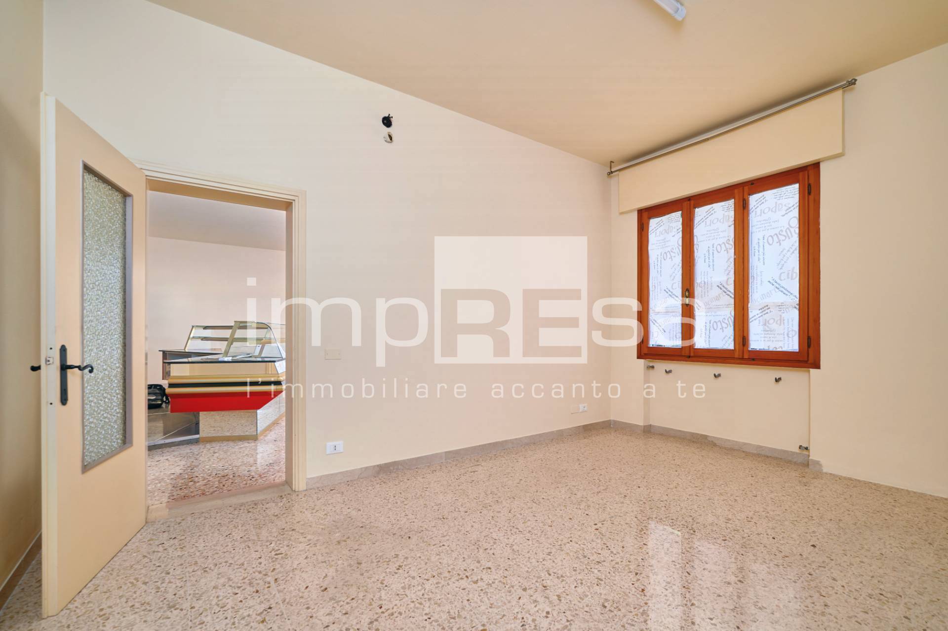 Locale commerciale in affitto a Paese, Porcellengo