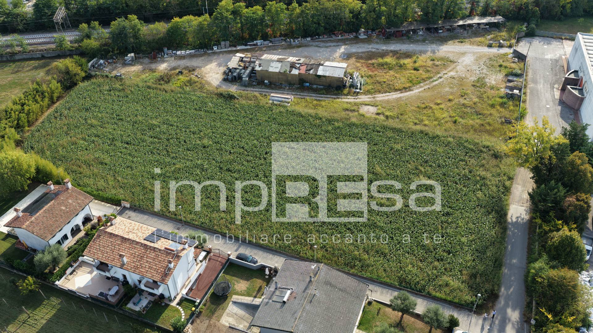 Terreno edificabile industriale in vendita a Paese, Centro