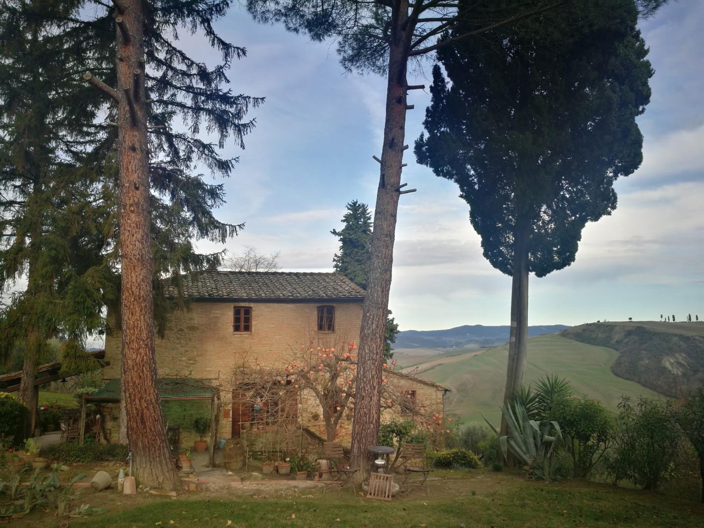 Rustico con giardino a Volterra