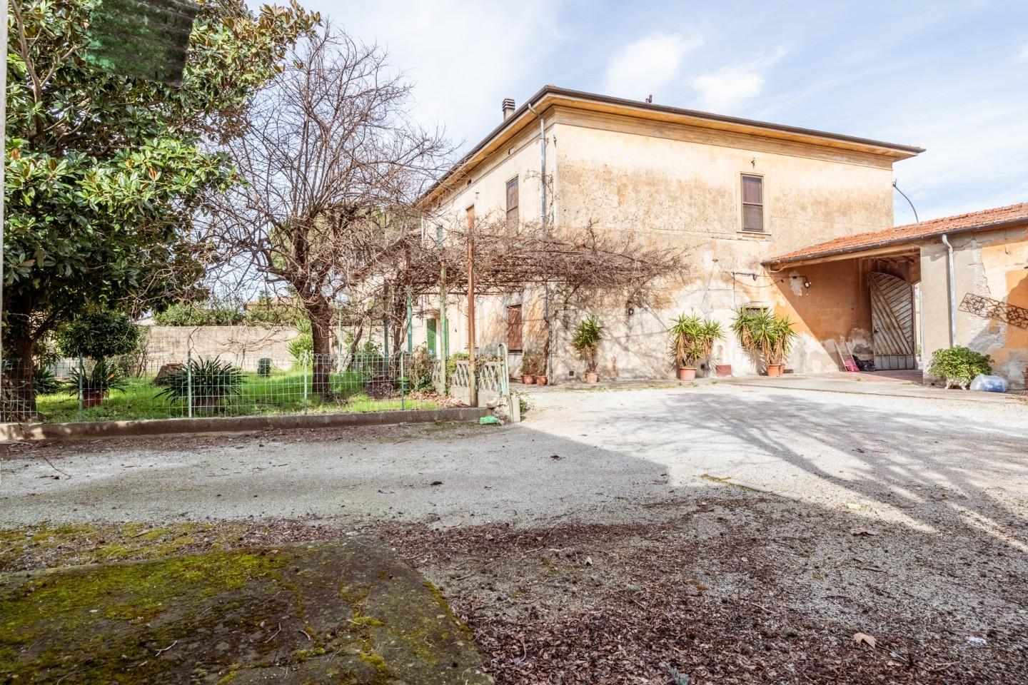 Villa con giardino, Cascina san giorgio