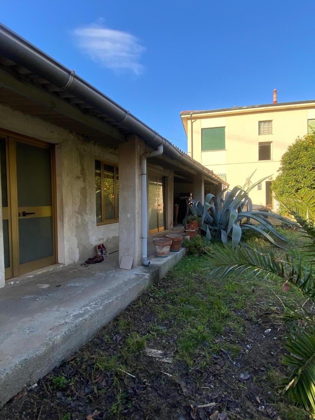 Casa indipendente con giardino a Cascina