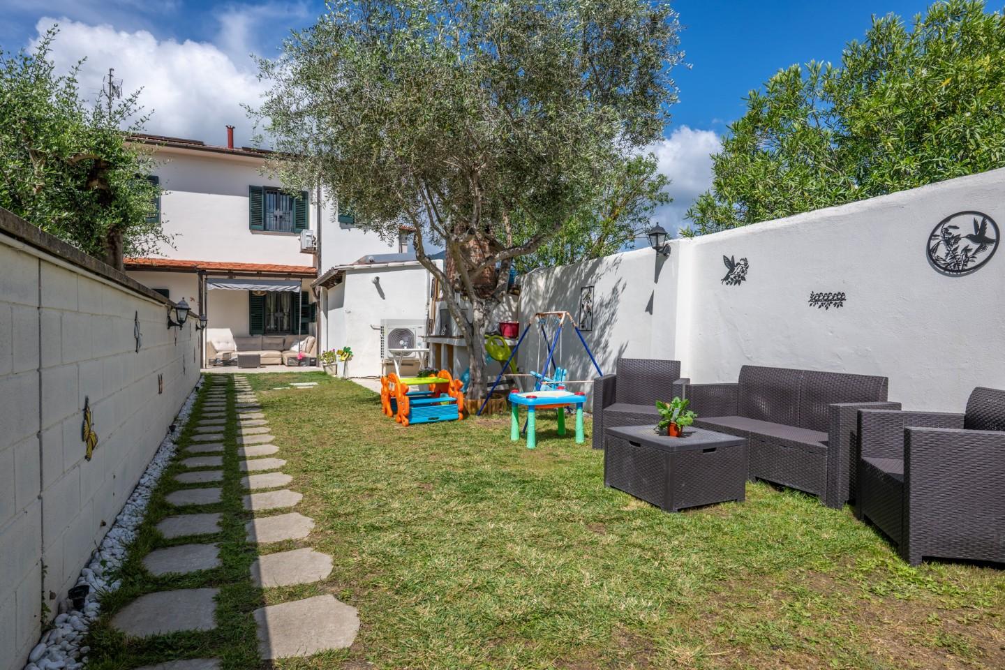 Casa indipendente con giardino, Cascina san giorgio
