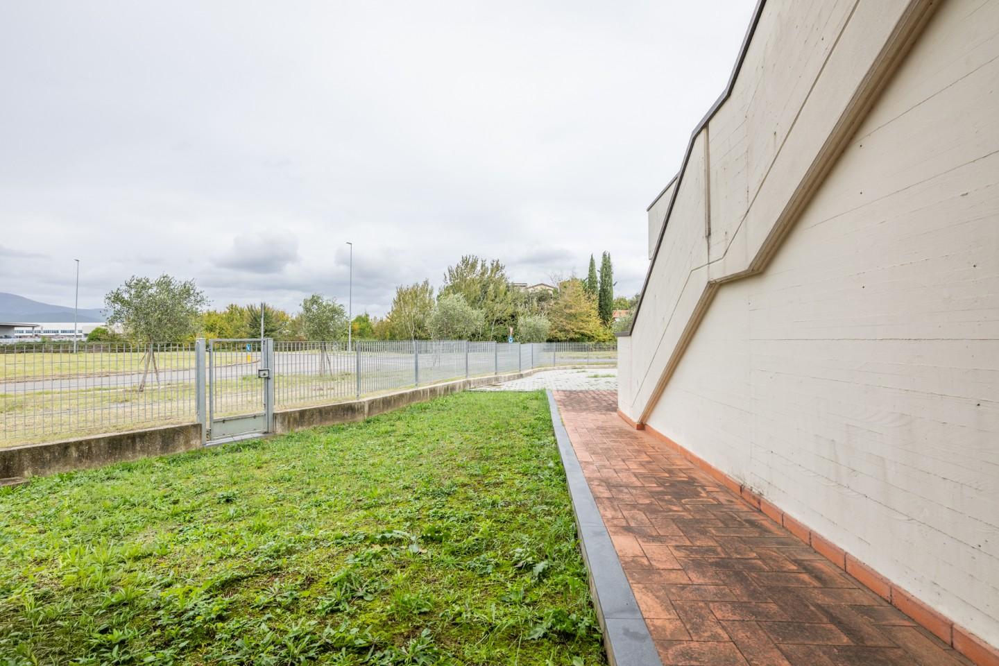 Trilocale con giardino a Pontedera