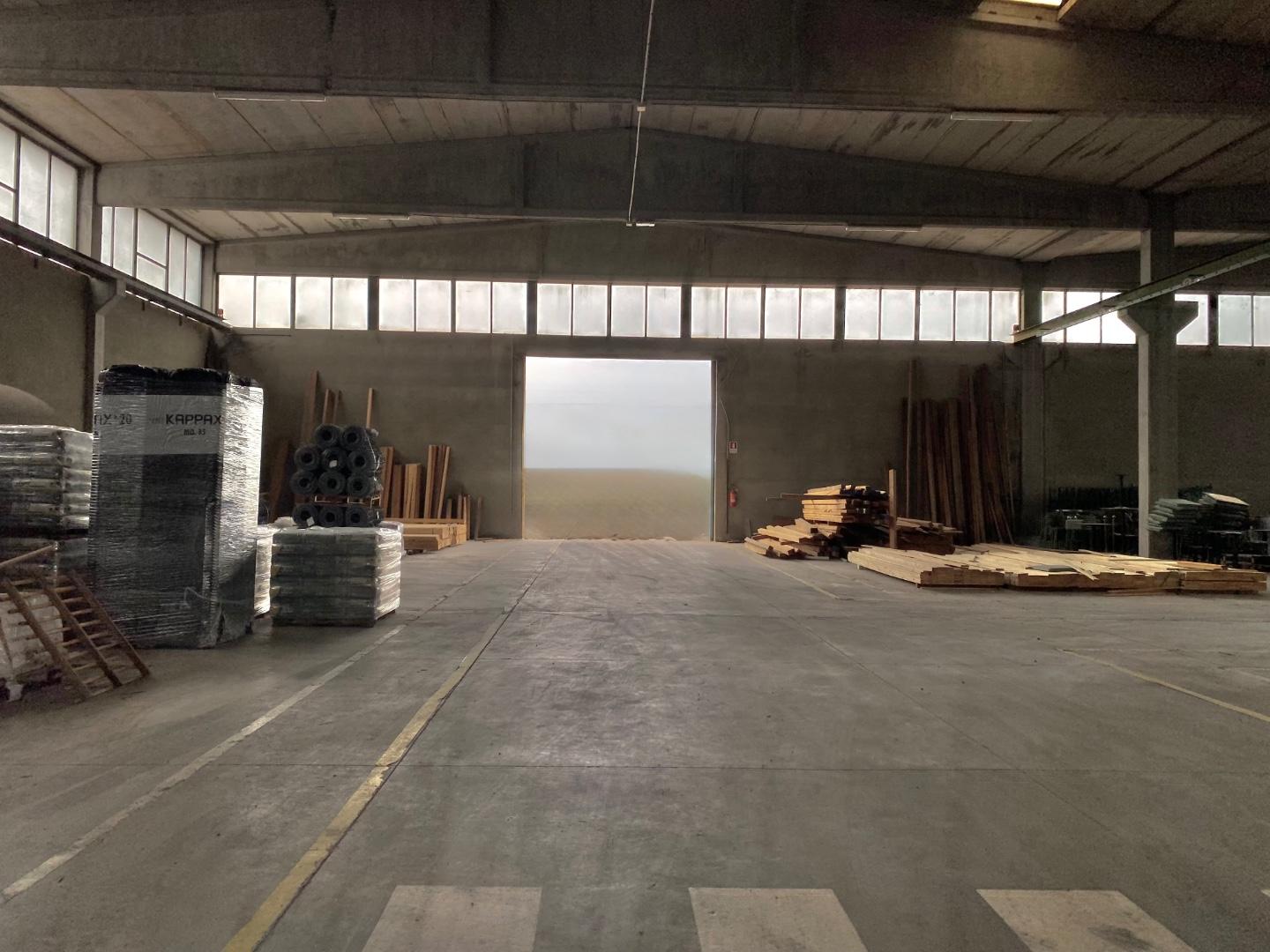 Capannone in vendita a Calcinaia