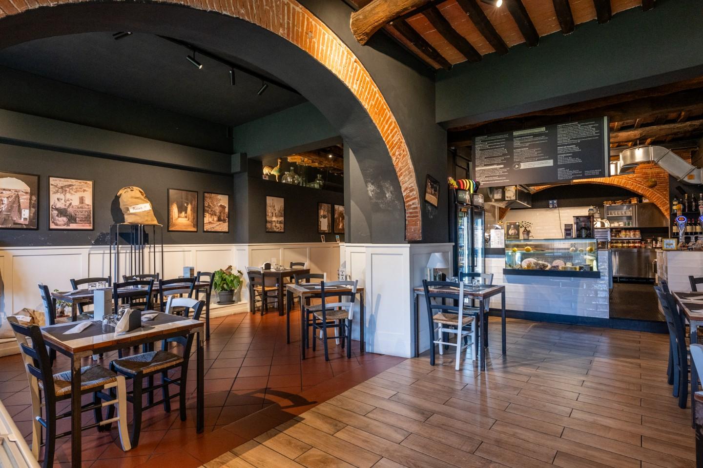 Attivit� commerciale in vendita a Cascina