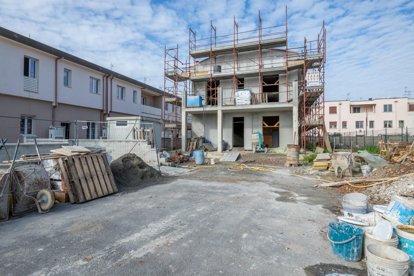 Villa Bifamiliare con giardino a Cascina