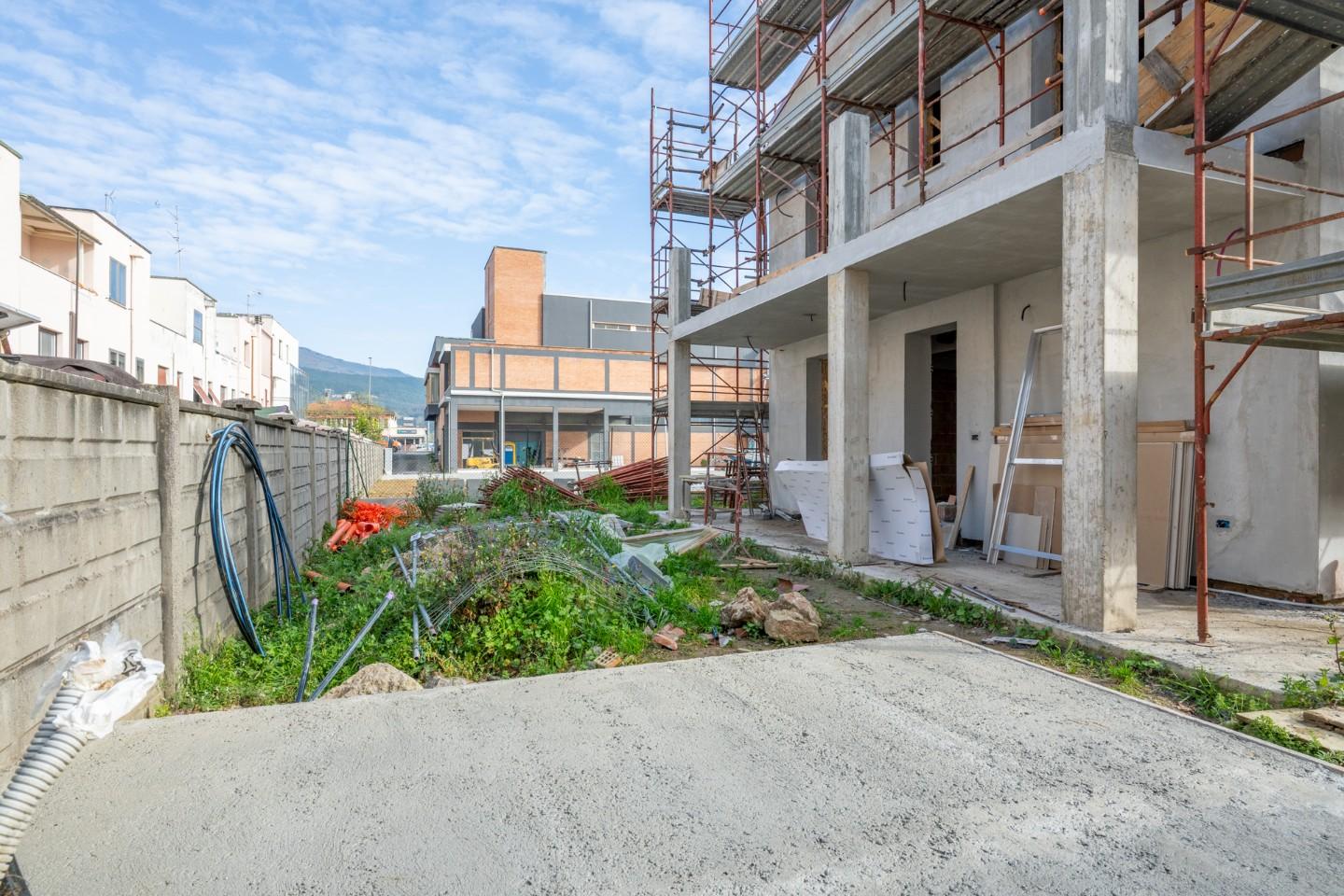 Villa Bifamiliare con giardino a Cascina