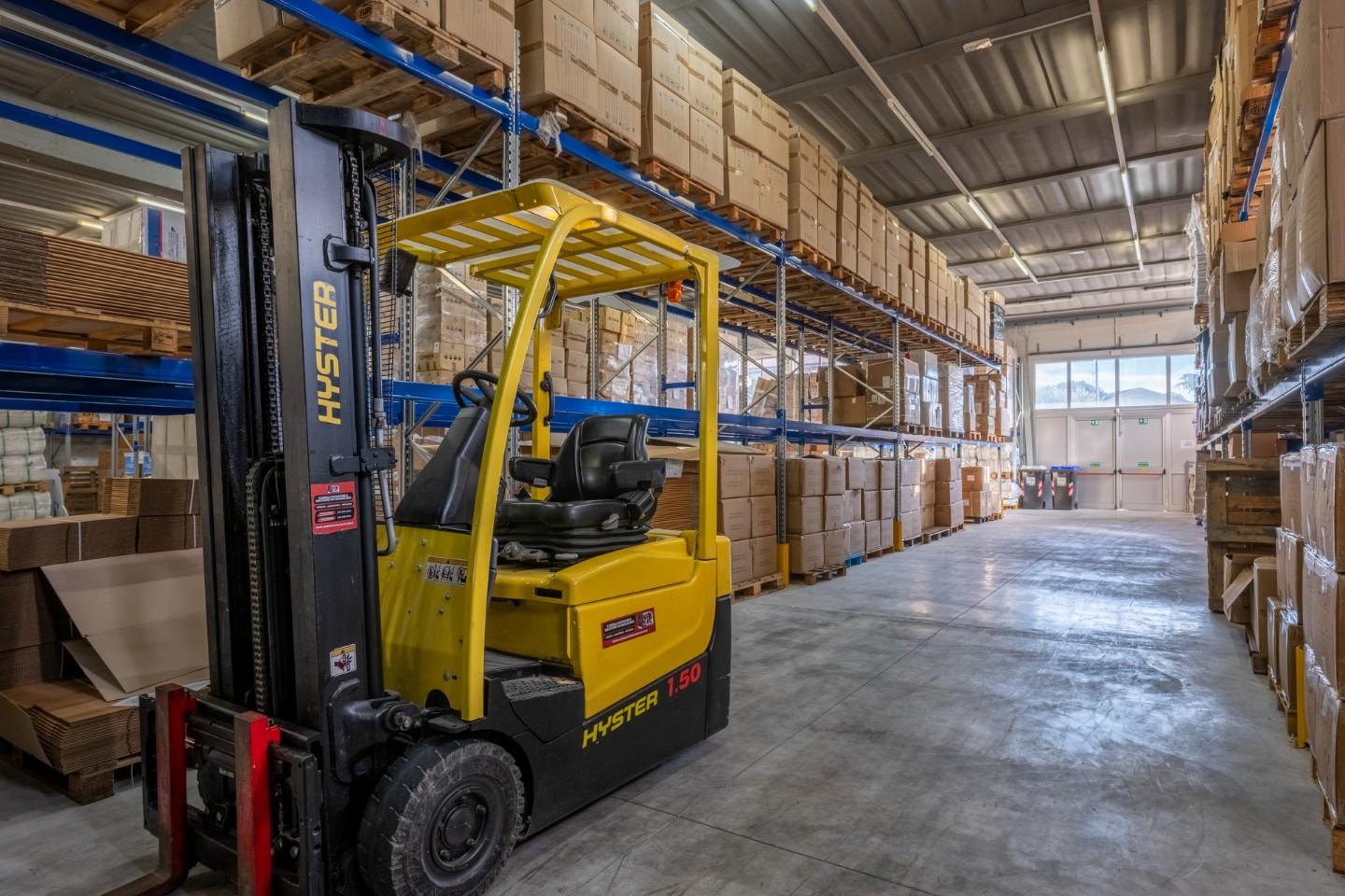 Capannone in affitto, Calcinaia fornacette