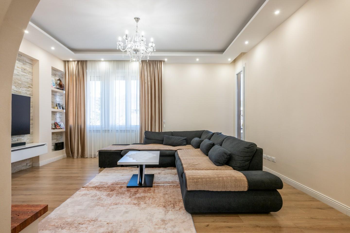 Appartamento in vendita a Cascina