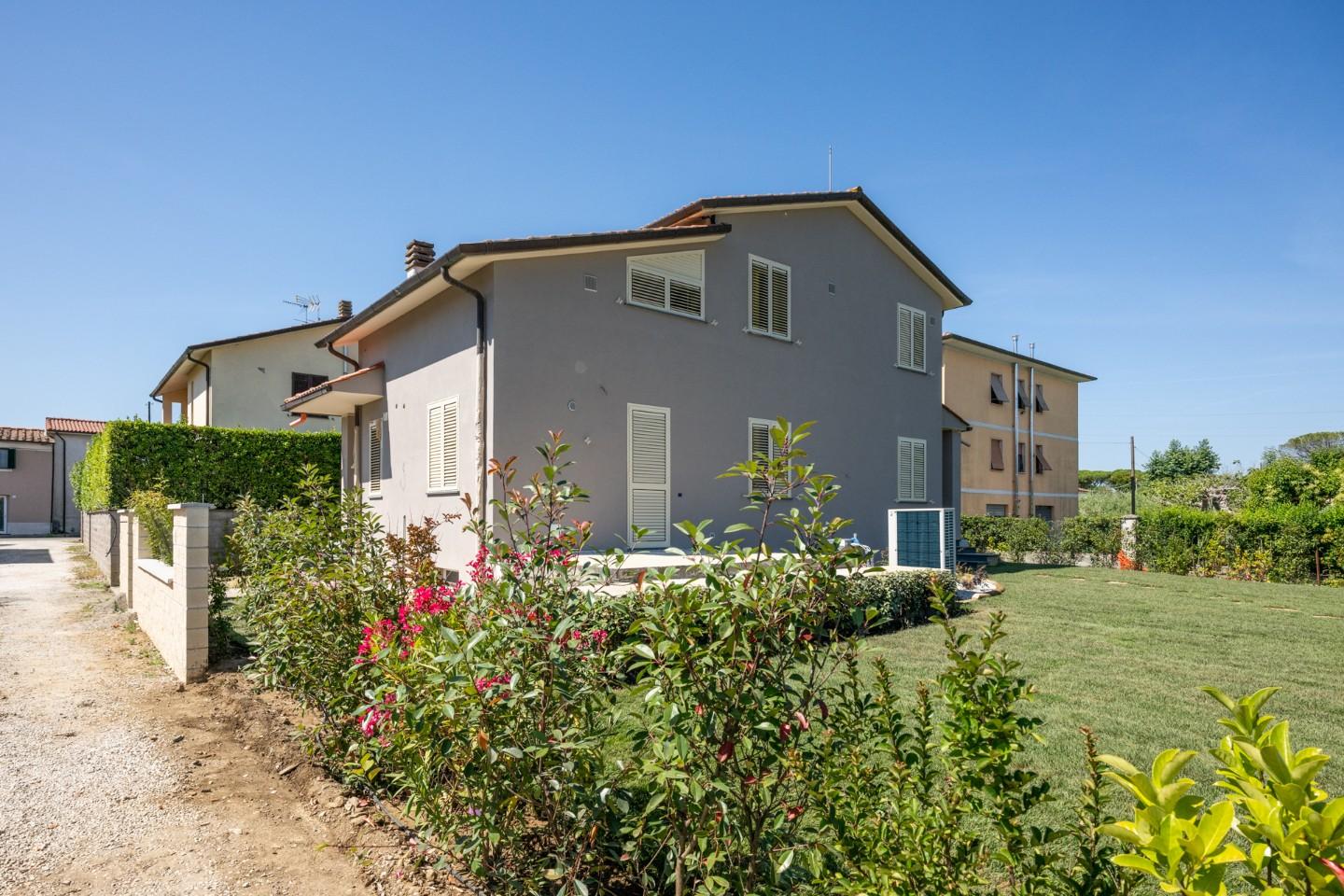 Villa con giardino, San Giuliano Terme ghezzano
