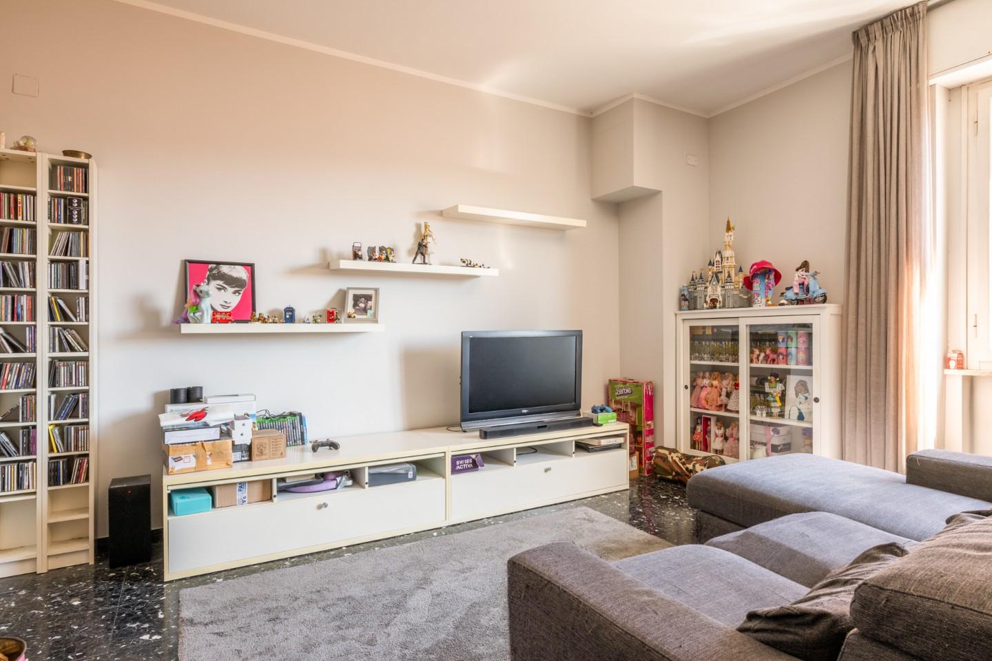 Appartamento con terrazzo a Cascina