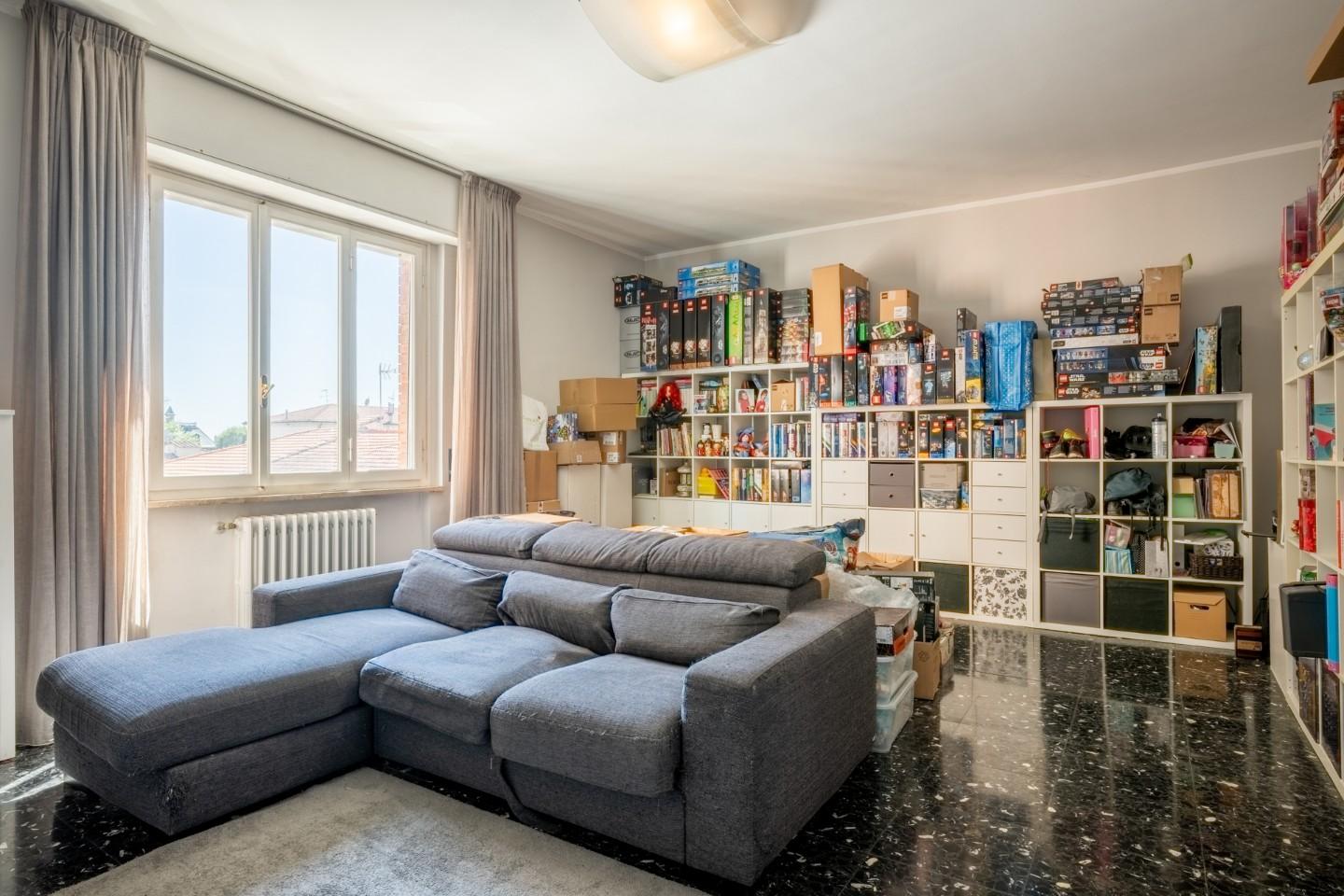 Appartamento con terrazzo a Cascina
