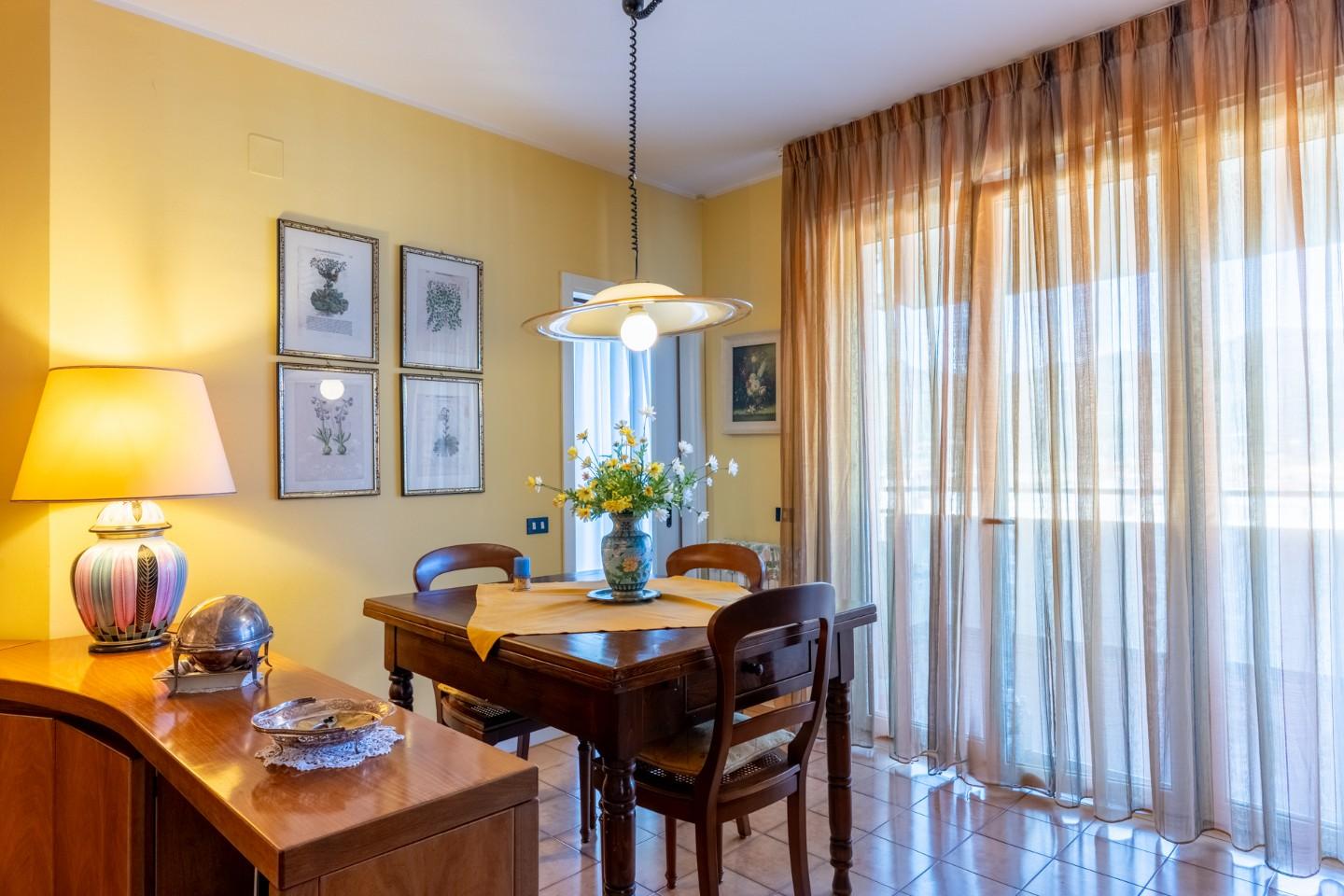 Appartamento con terrazzo a Cascina