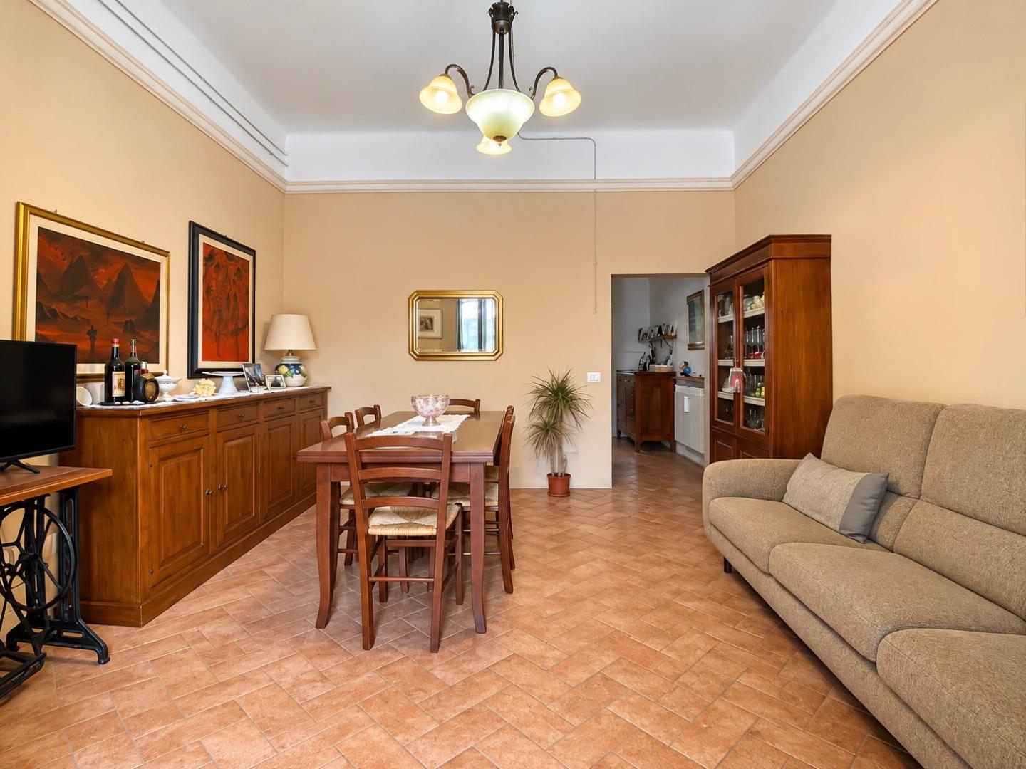 Appartamento – Cascina, Montione