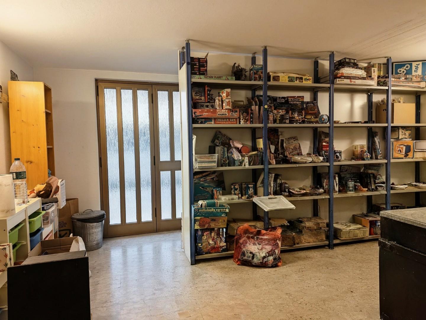 Box/Garage 40mq in affitto a Cascina
