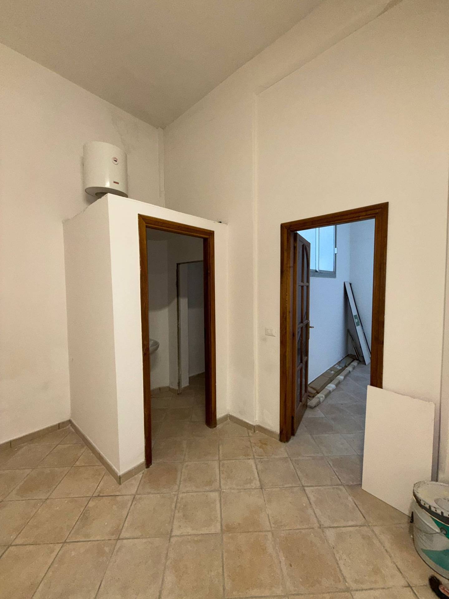 Locale commerciale in affitto a Albenga