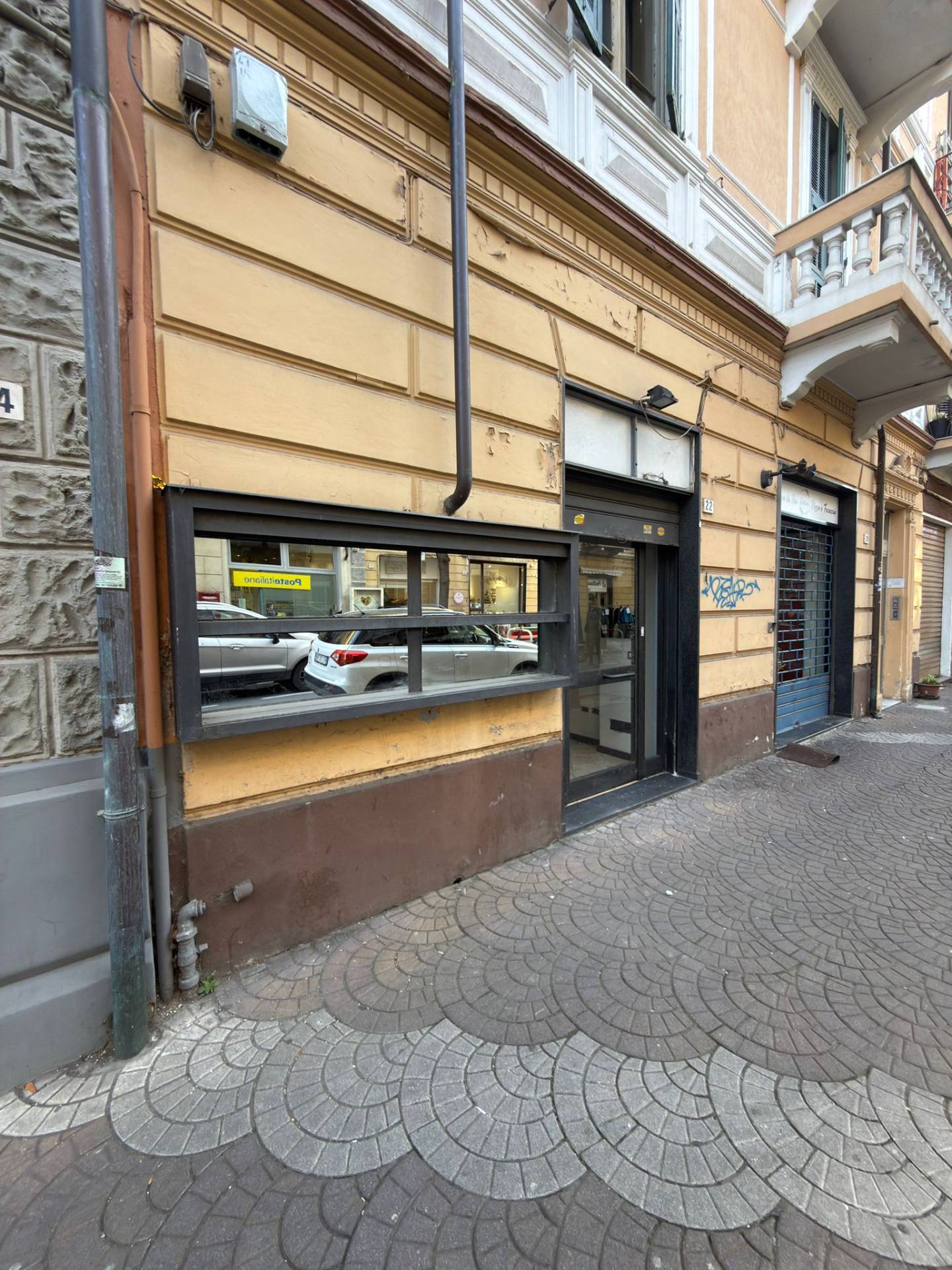 Locale commerciale in affitto a Albenga