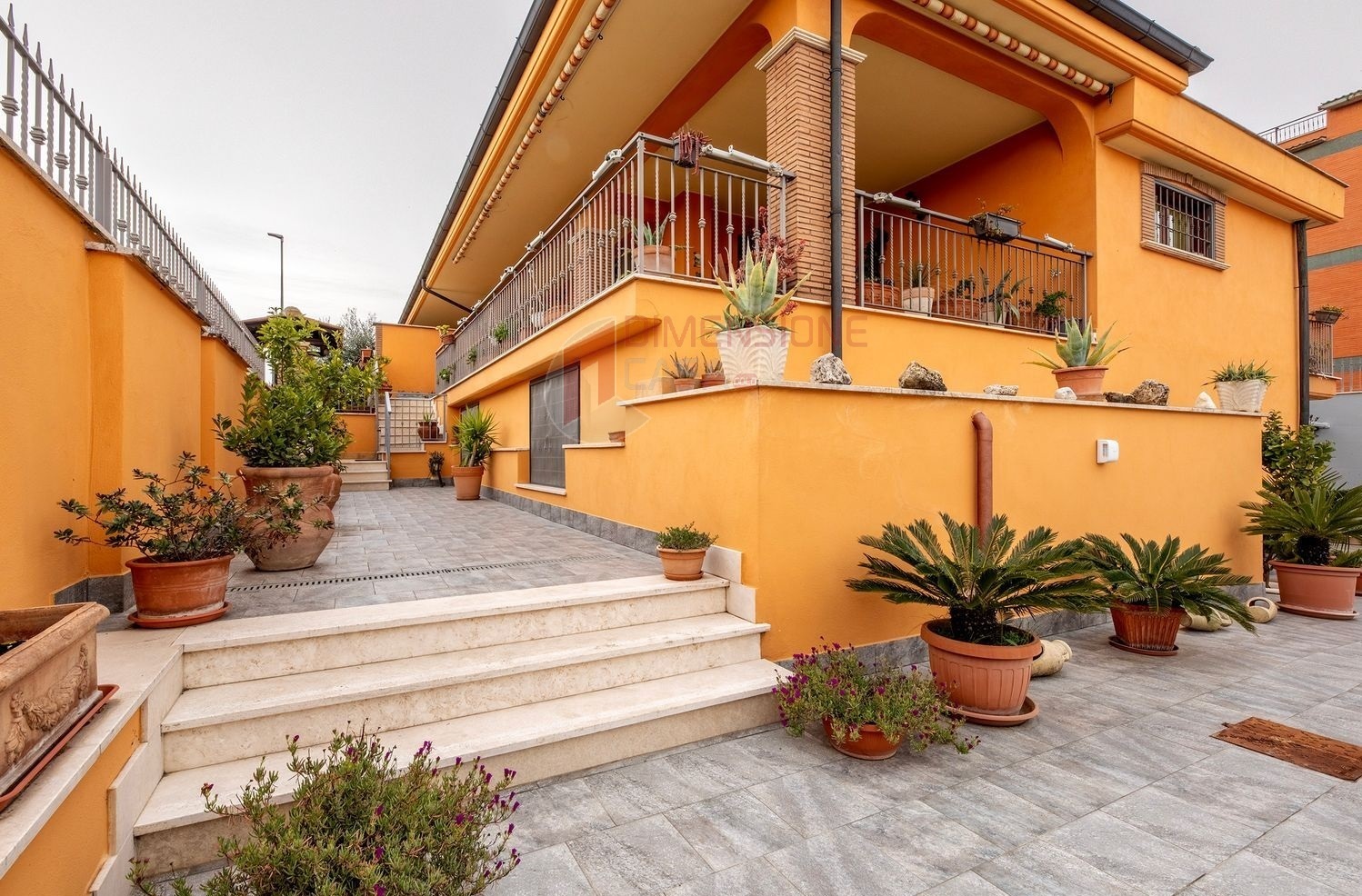 Villa con giardino in via di massa san giuliano, Roma